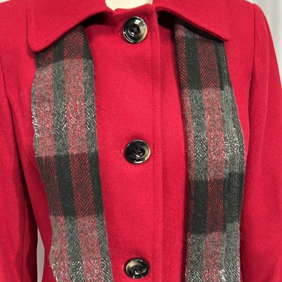Anne Klein Single Breasted Red Wool Coat with Scarf - size Small - Picture 7 of 16